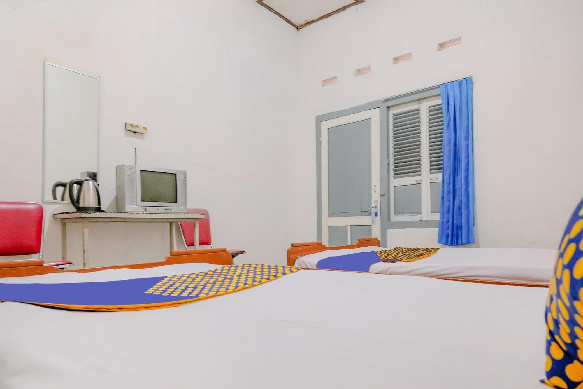 Oyo Life 2638 Hotel Raya Sarangan Exterior foto