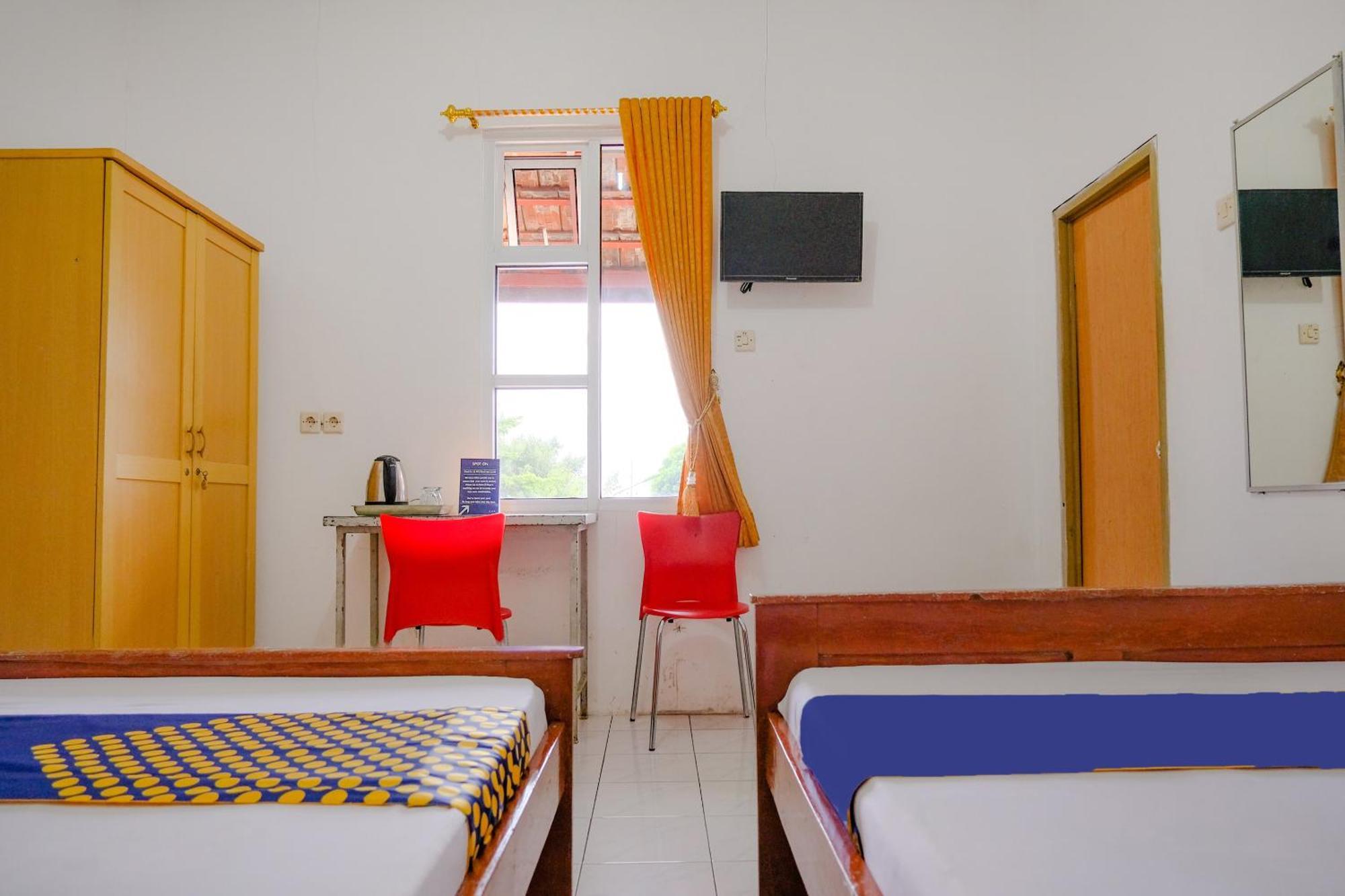 Oyo Life 2638 Hotel Raya Sarangan Exterior foto