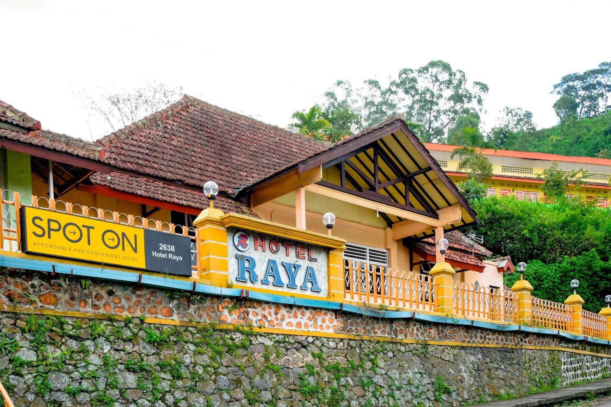 Oyo Life 2638 Hotel Raya Sarangan Exterior foto